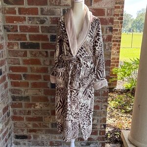 Natori Animal Print Bath Robe - brown and White Medium